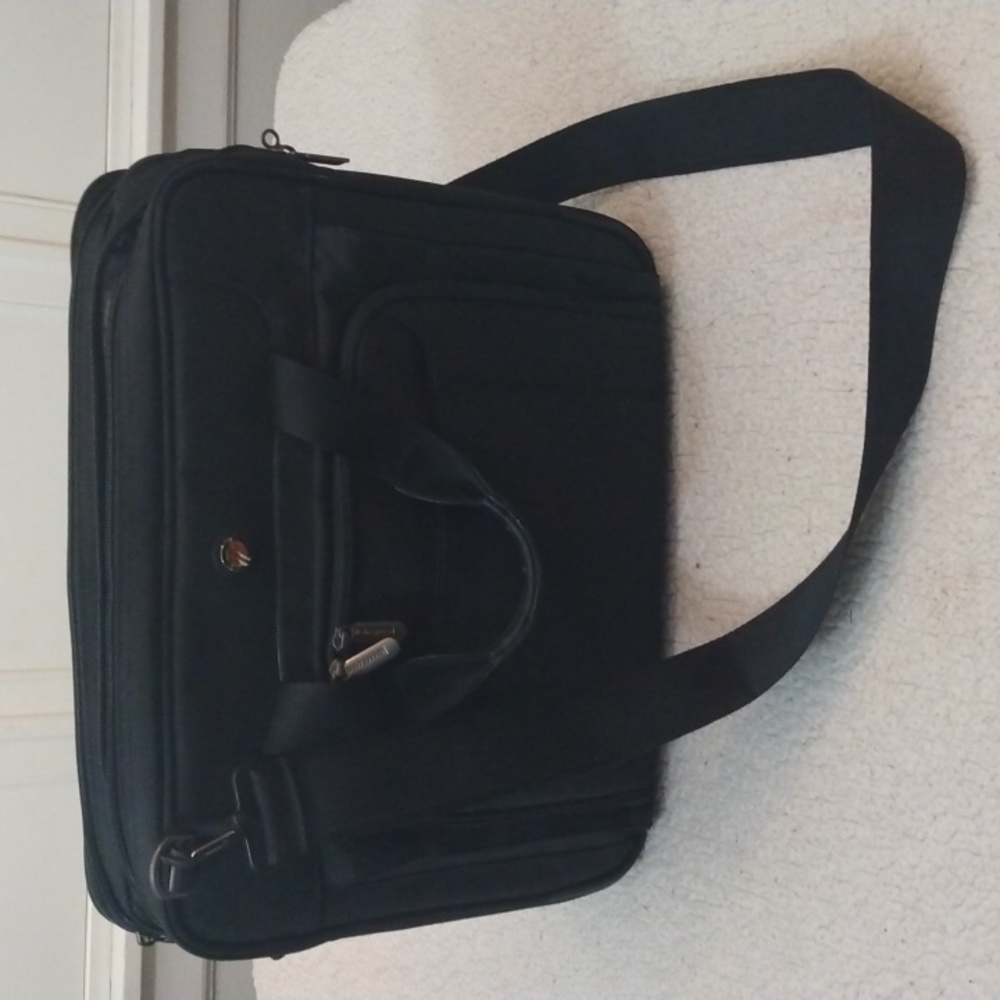 Targus Black Laptop/Soft Sided Briefcase/Organizer